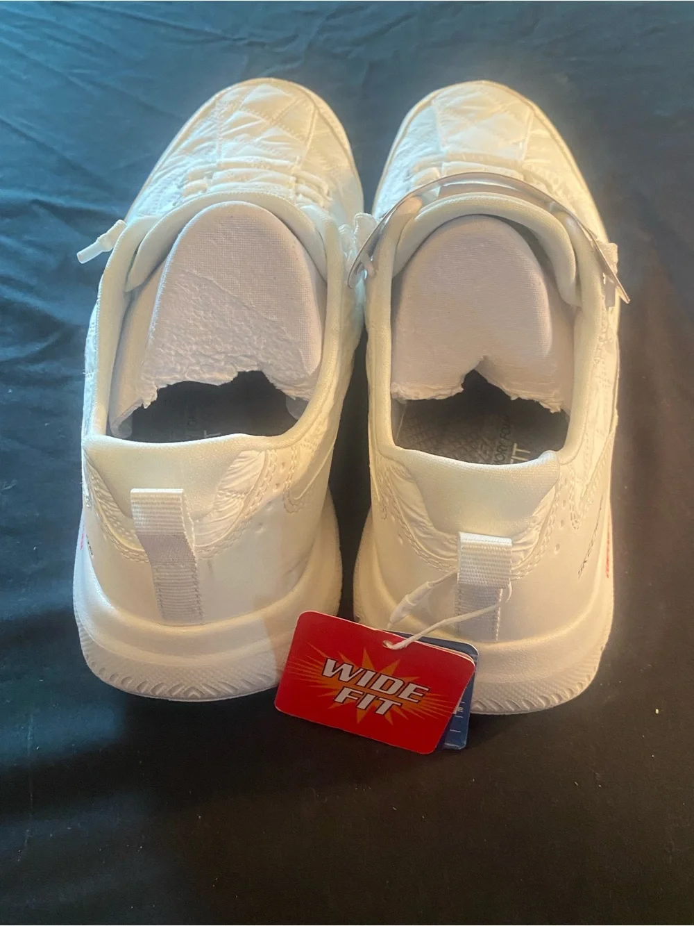 Skechers Cozy Fit Shoes wide fit Women’s size 7.5 New with tags